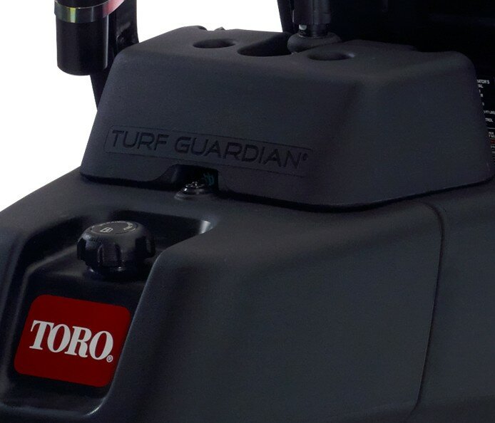 Надежная система обнаружения утечек Turf Guardian ™ запускает немедленное звуковое и визуальное оповещение о возможной утечке гидравлической жидкости.