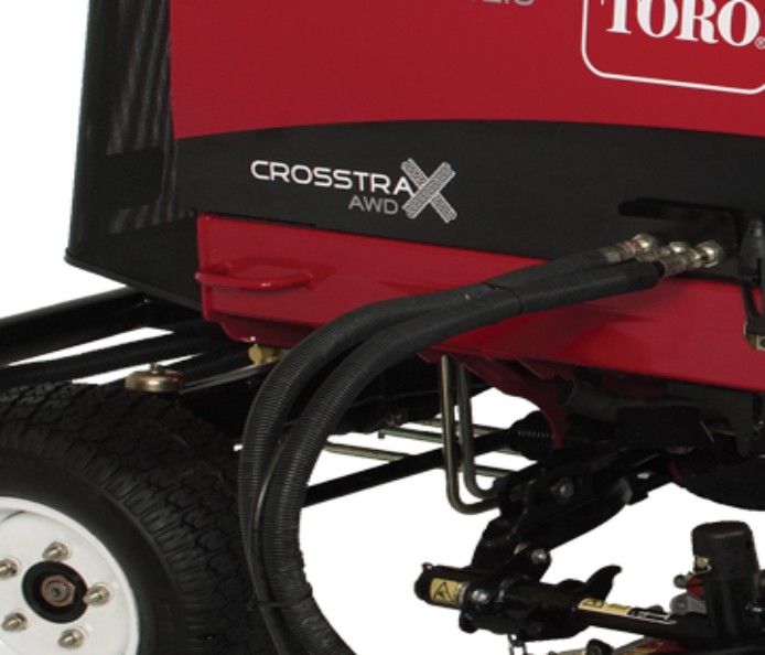 Система CrossTrax®, основанная на запатентованном приводе TORO® serial/parallel 3-WD, автоматически передает мощность от передних колес к противоположным задним колесам, сводит к минимуму пробуксовку и увеличивает сцепление на мокрой местности.